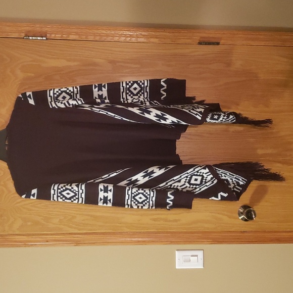 Cloud Chaser Tappered Front Cardigan with fringe - Picture 4 of 6